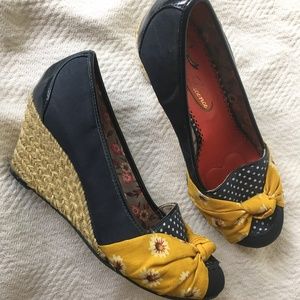 {SOLD}  Poetic Licence Navy and Yellow Wedge